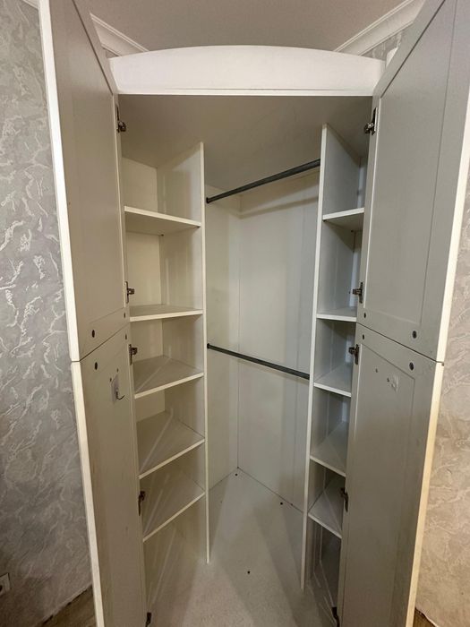 Шкаф угловой белый