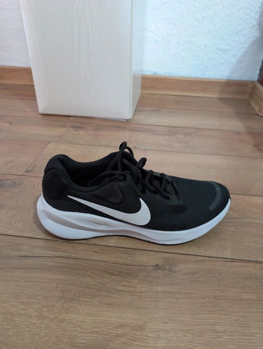 Adidași Nike Noi