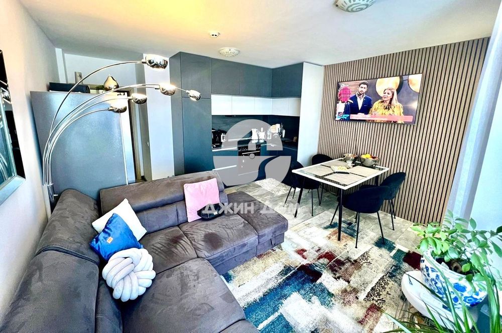 Продава се Тристаен апартамент в с. Кошарица, Област Бургас - 95 кв.м за 1048 €/кв.м - Снимка #2