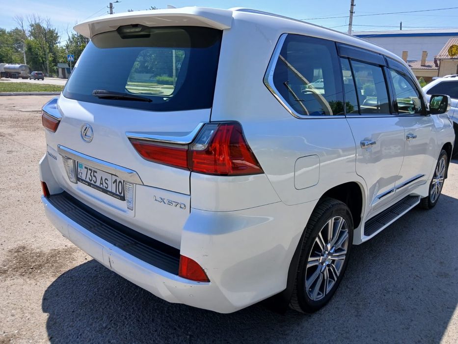 Lexus lx 570, 2017г.