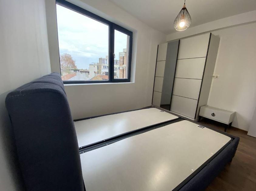 Дава се под наем Тристаен апартамент в Варна, Център - 90 кв.м за 800 € - Снимка #3