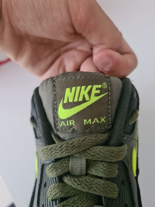 Nike Air Max 90 Medium Olive/Volt-Black. Mărimea 38,5.