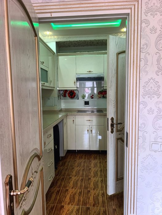 Коратош.КАРАТАШ.Qoratosh.Чорсу.1-3 хона килинган.Узимизни уйимиз.