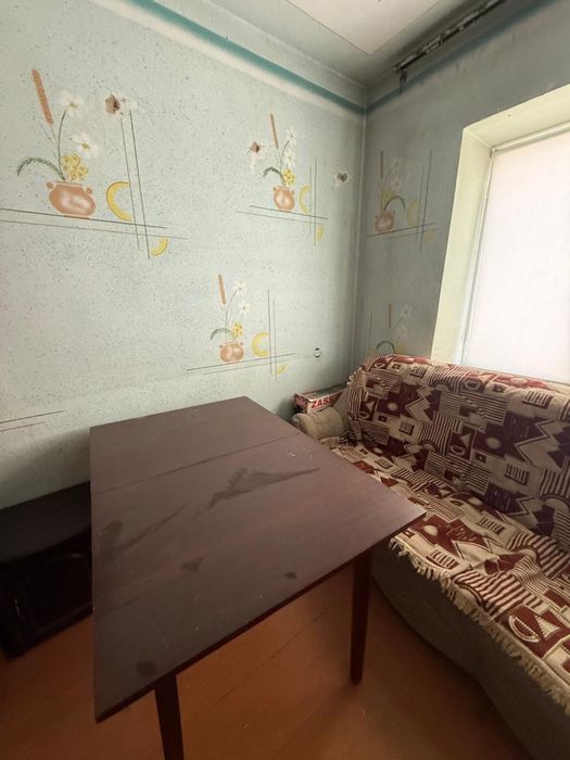 Стол коричневый б/у