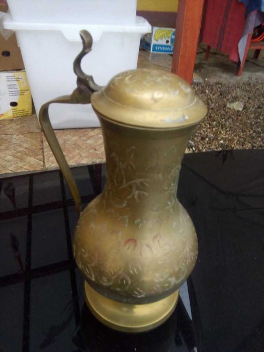 Carafe din bronz/alama