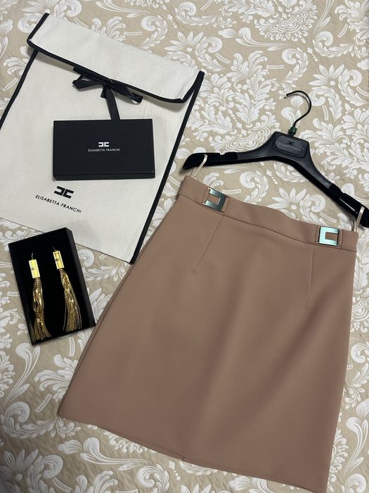 Обеци и пола Elisabetta Franchi