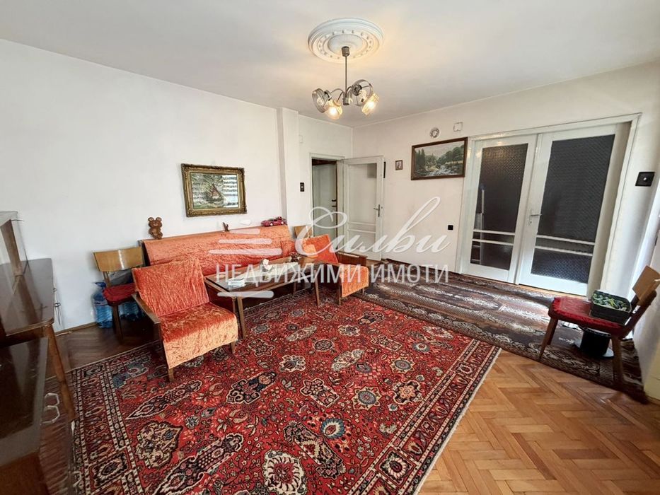 Четиристаен ТУХЛЕН апартамент в района на РУМ!