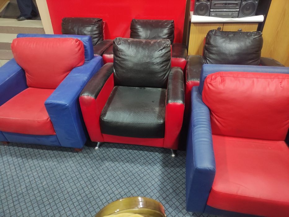 Продам мягкие кресла