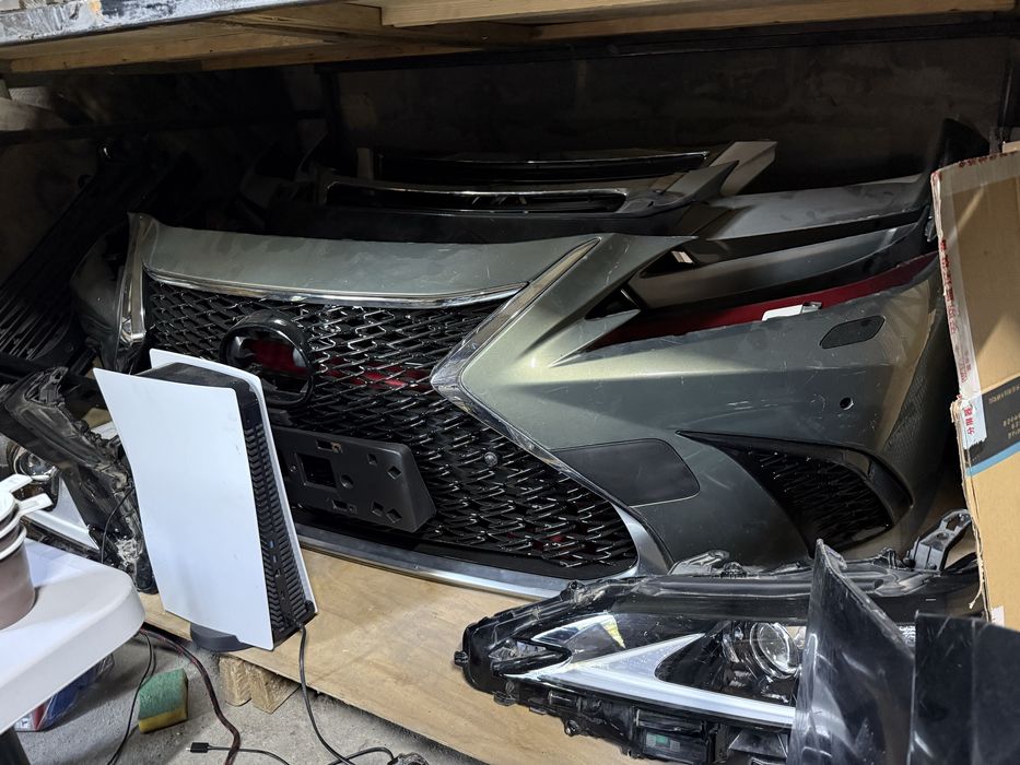 Бампер в сборе на Lexus RX   23-25 оригинал