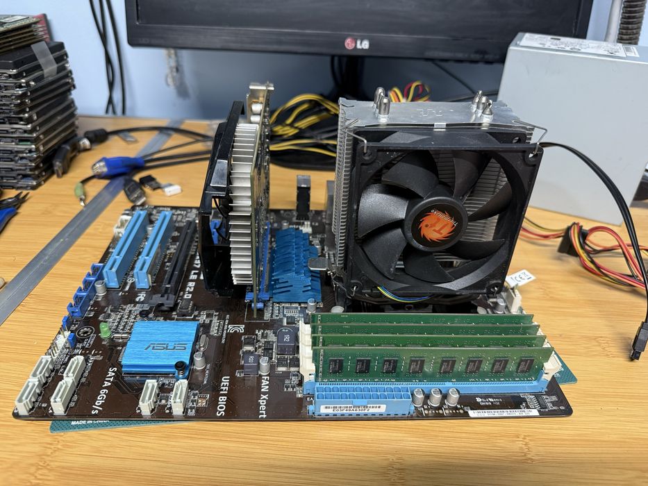 Kit placa de baza Amd FX 8350 8-core 4.00 ghz 8gb ram 1 gb video