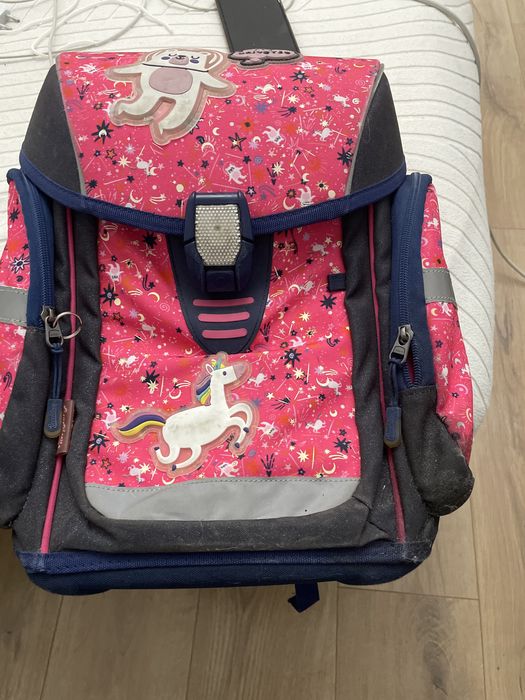 Отдам рюкзак школьный