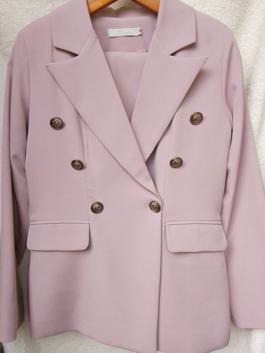 Красивый костюм весна -осень