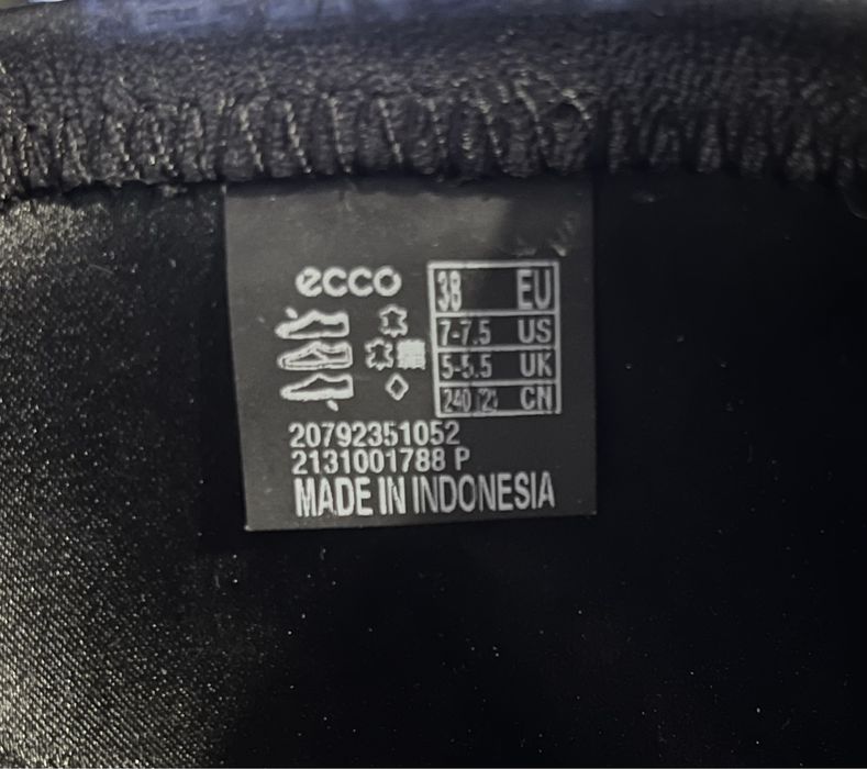 Женские кожаные ботильоны  ECCO 38р