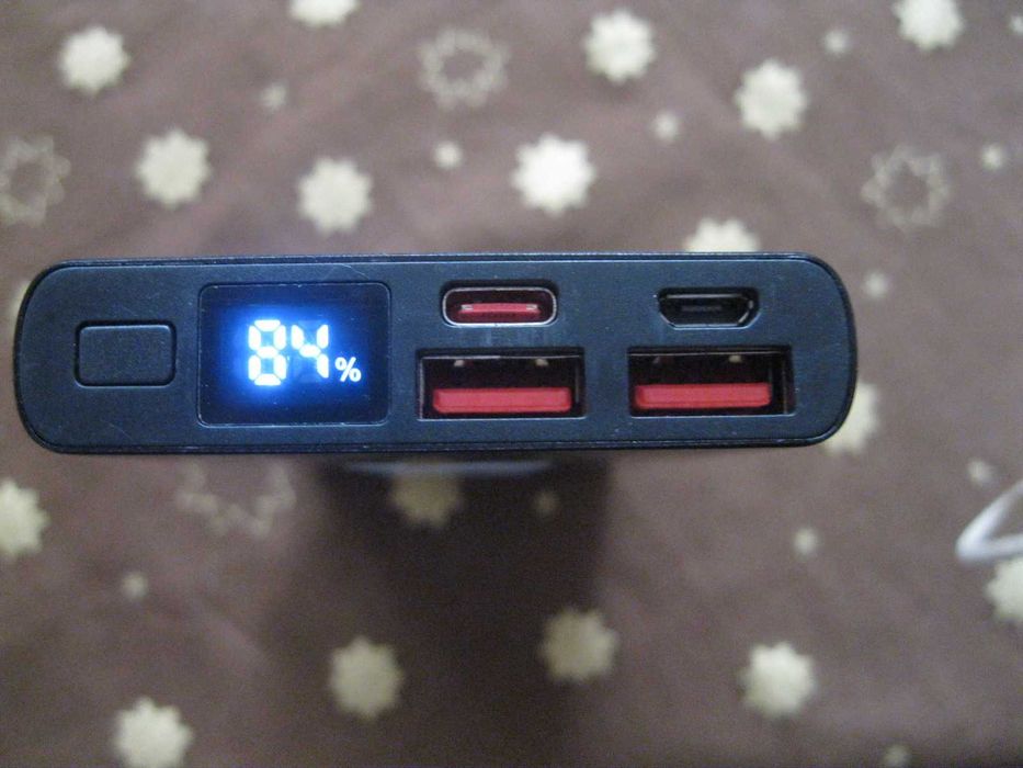 Външна батерия за зареждане на смартфони  -  10000 mАh Power Bank