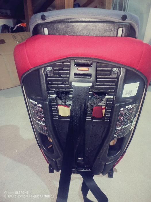 Детско столче за кола със система Изификс