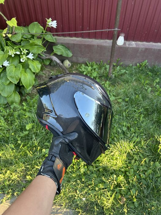 AGV pista GP RR carbon