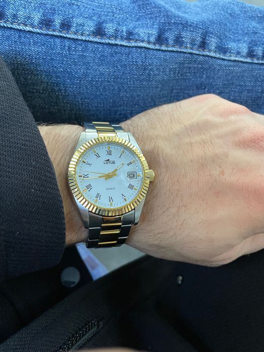 часовник Lotus gold