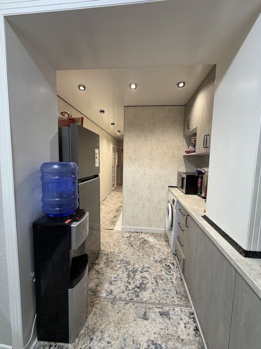 Согдиана Парижни оркасида 5 этажлик домни 3 этажи сотилади евро ремонт