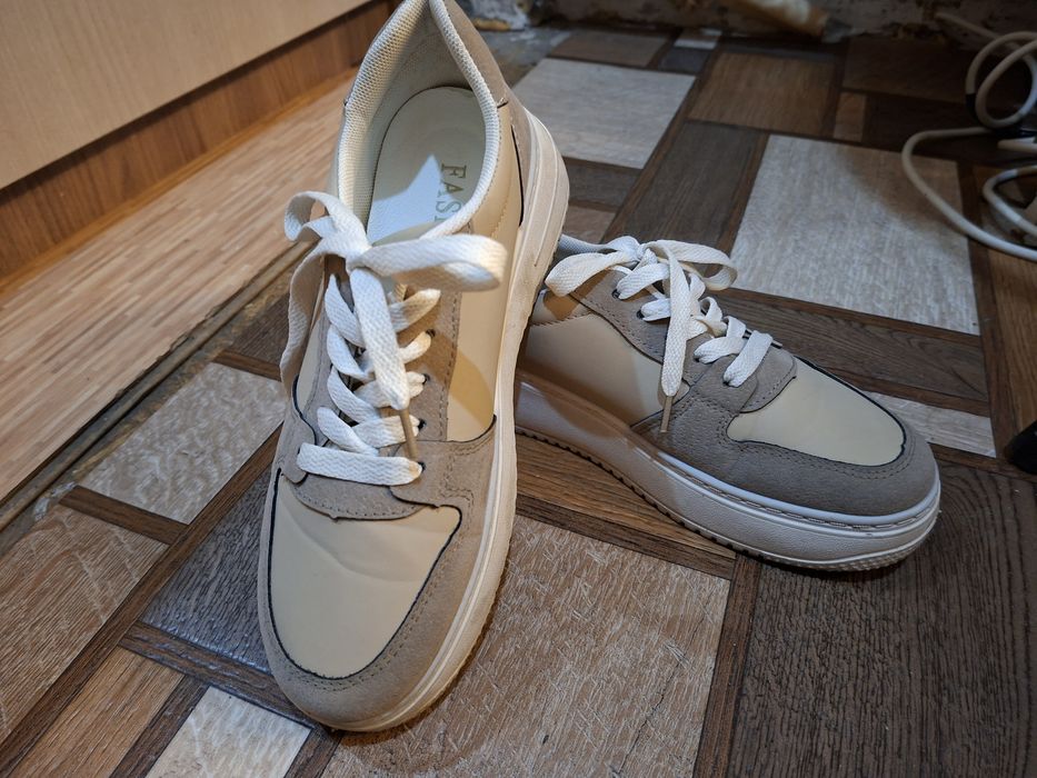 Кроссовки осень и лето