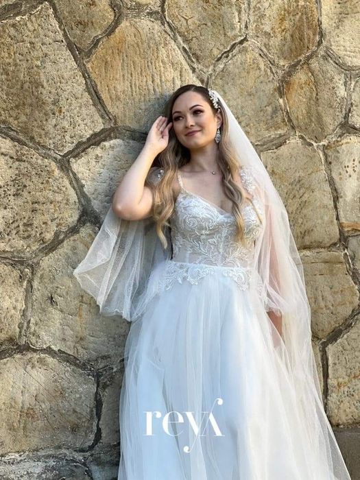 Rochie de mireasa Reya couture Iasi cadou accesoriu păr