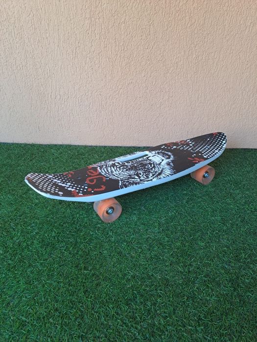 Penny board portabil multicolor cu roti de siliicon si lumini led