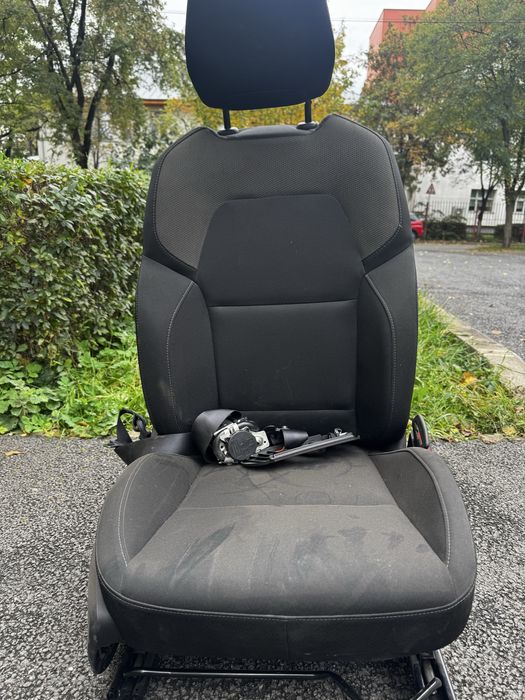 Scaun dreapta renault clio 5 .