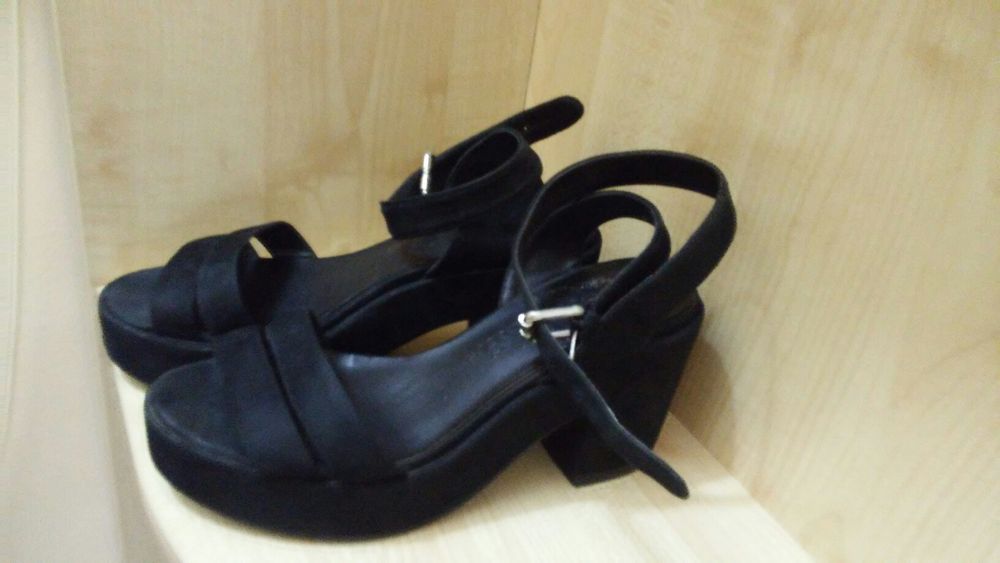 2000 тенге. Замша. Стиль