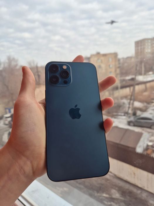 Продам айфон 12 про макс