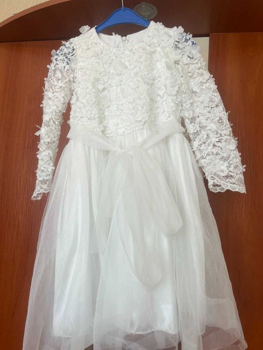 Детски рокли бели