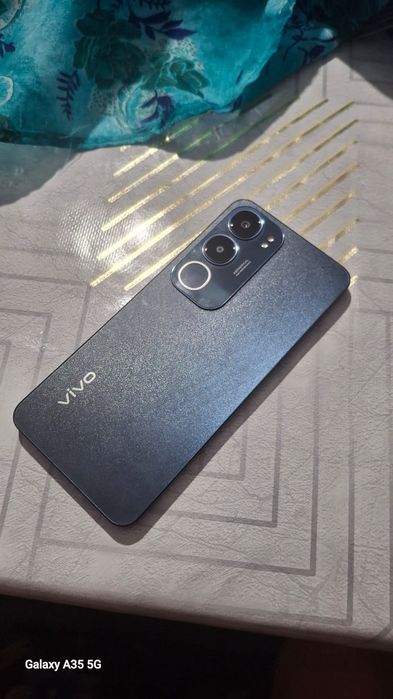 VIVO Y 19 PRO  256 гб 70000