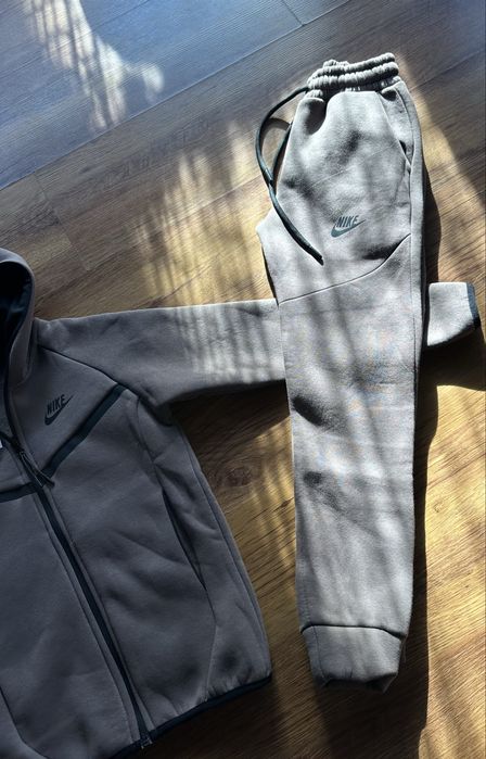 Детски,ватиран екип Nike в кафяво