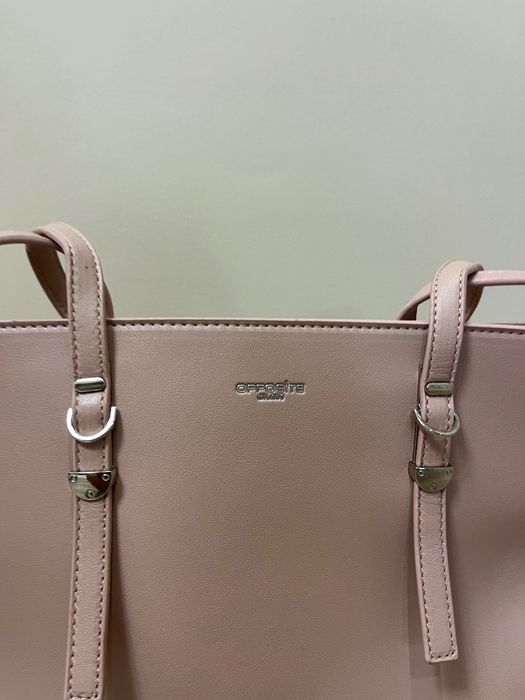 Дамска чанта на OPPOSITE