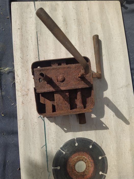 Стара брава антика