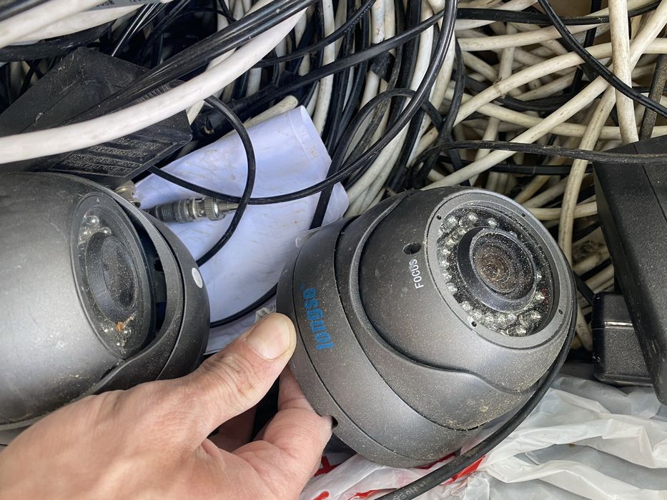 3 DVR, 10 аналогови камери, кабели, монитори