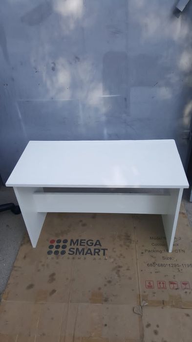 Продам детскую парту- столик!