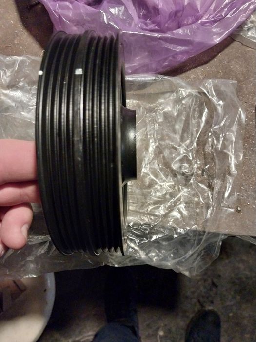 Шкив  ( демферный )   .