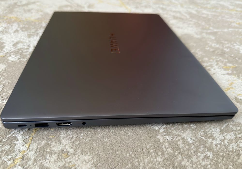 Ноутбук HIAWEI 16”