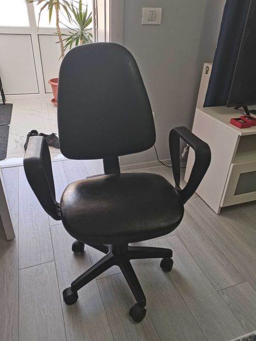 Scaun de birou culoare neagra