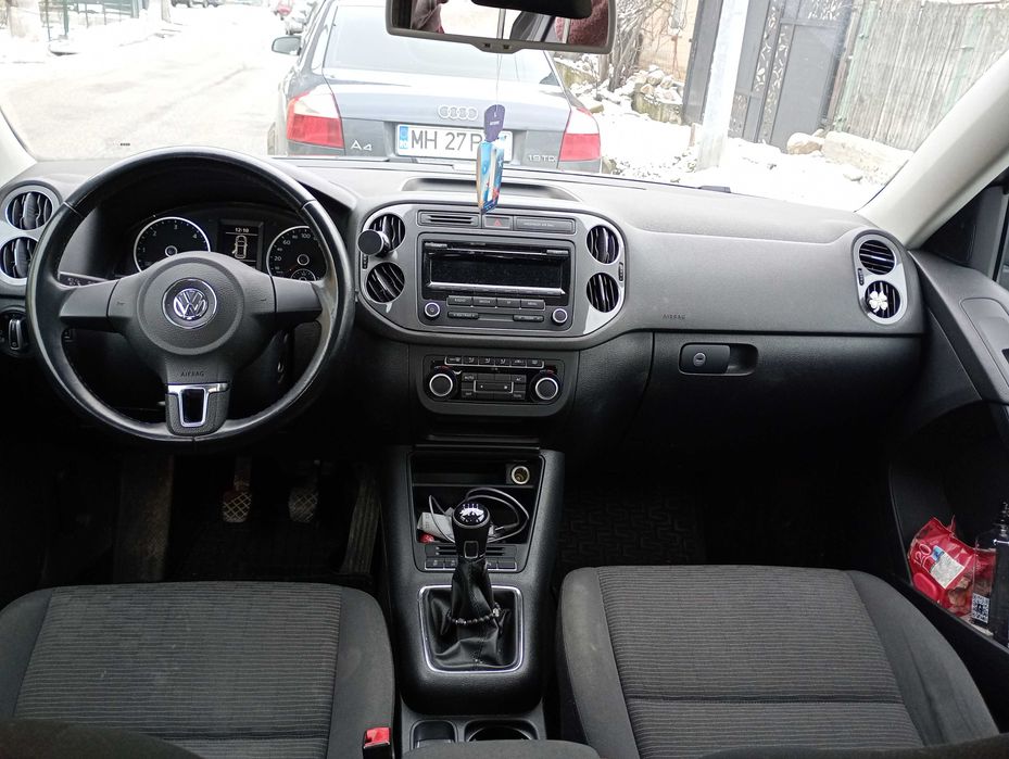 Vând Volkswagen Tiguan