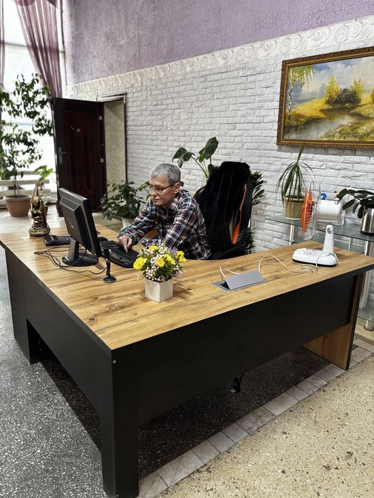 Компьютерный стол , офисный стол