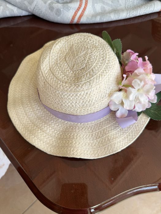 Продам очень красивую шляпку из натуральной соломки