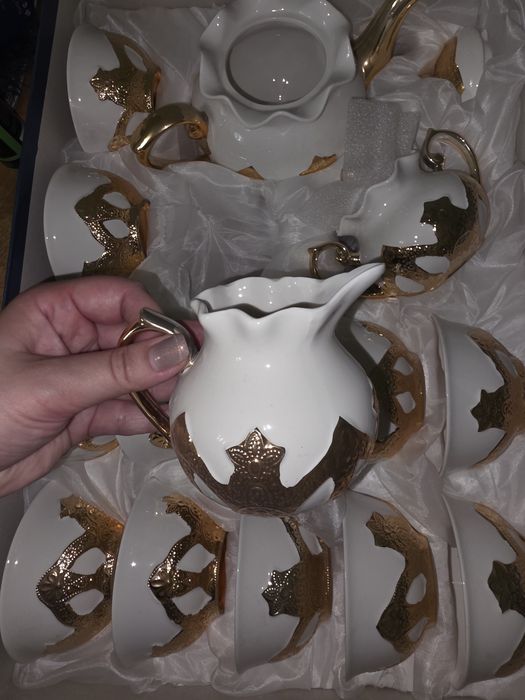 Продам чайный сервиз на 12 персон
