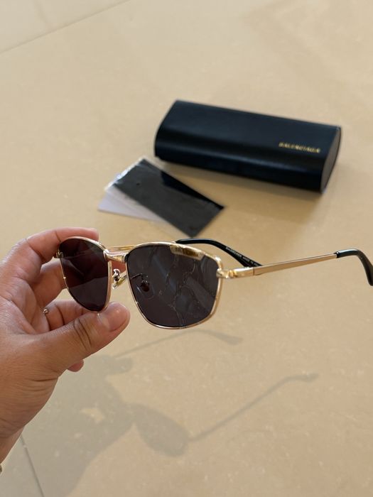 Ochelari de soare B