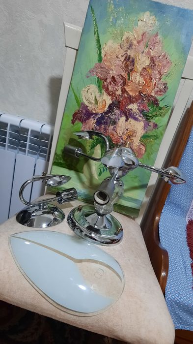 Продаётся люстра и бра