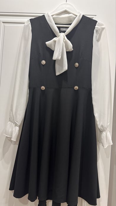 Продам платье для выпускниц школ новое  , 5000