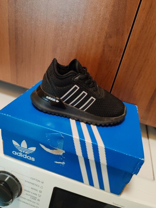 Оригинални детски обувки/маратонки