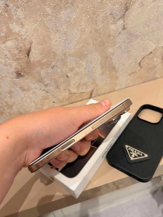 iPhone 16 PRO Desert Titanium