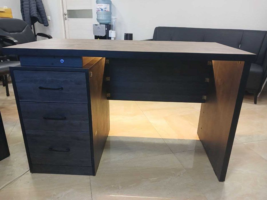 Стол письменный рабочий