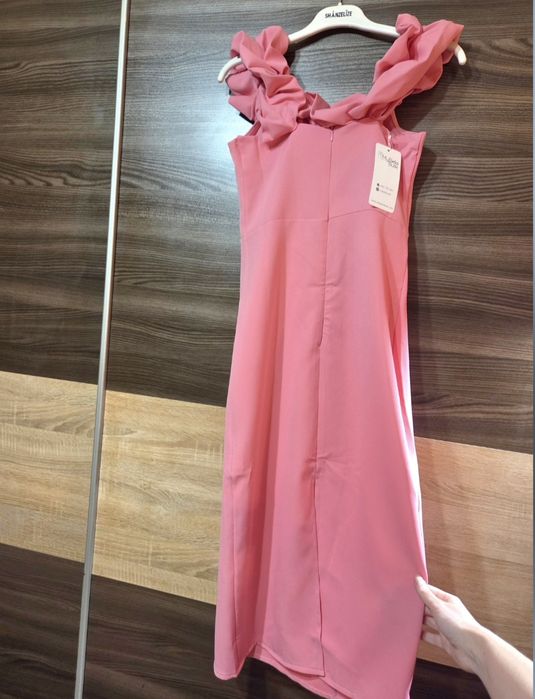 Красива дамска рокля