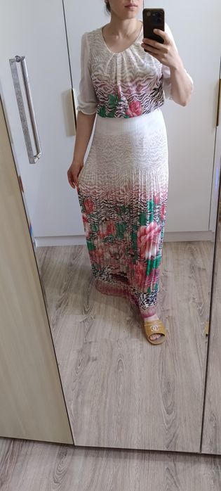 Әр түрлі әйелдер киімдері